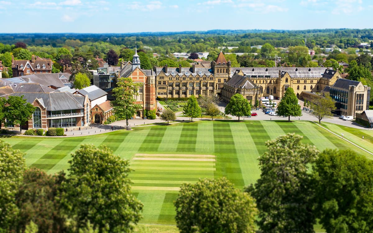 湯布裏奇公(gōng)學(xué)（Tonbridge School）